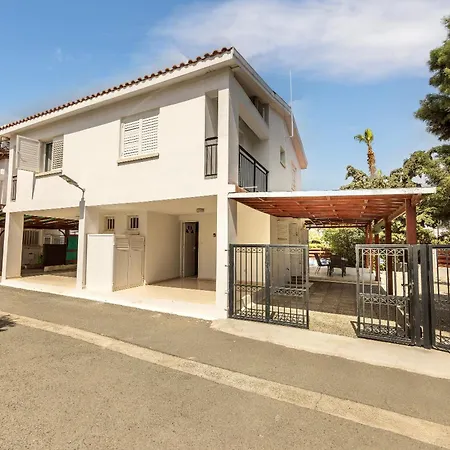 Larnaca Marina Meneou