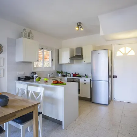 ヴィラ Larnaca Marina