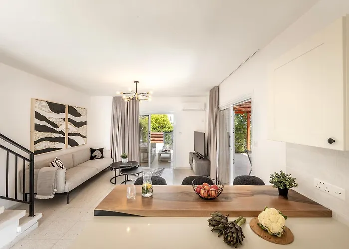 Larnaca Marina Villa *