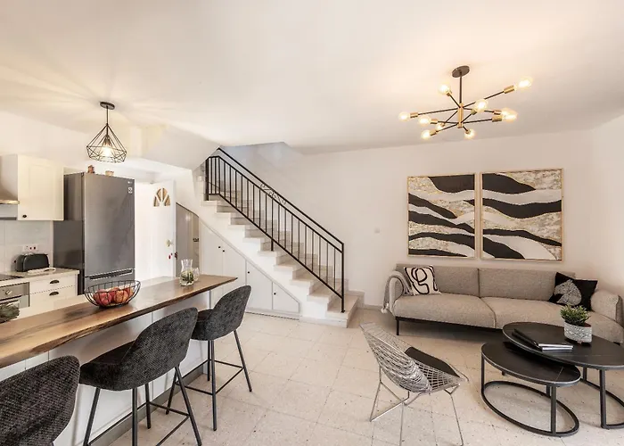 Larnaca Marina Meneou