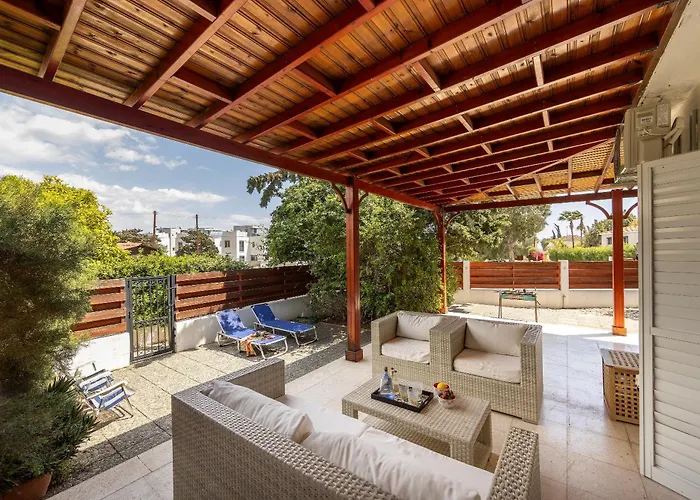 Larnaca Marina Villa *