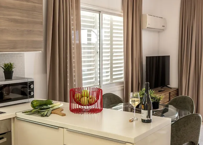 Larnaca Marina Villa Meneou