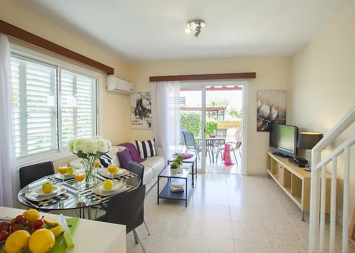 Larnaca Marina Meneou