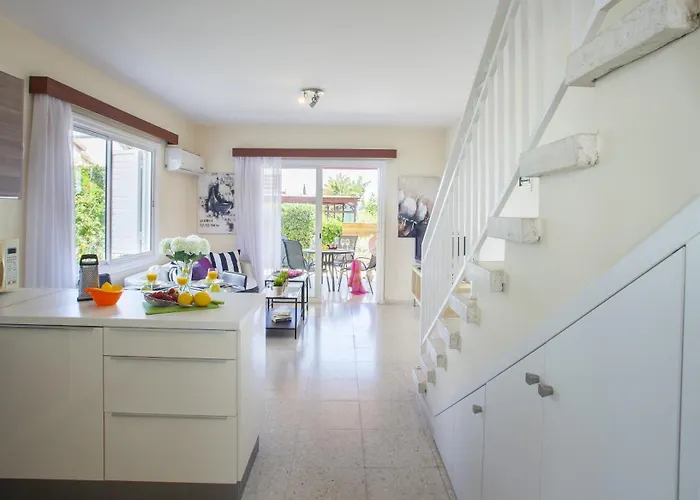 Larnaca Marina Meneou