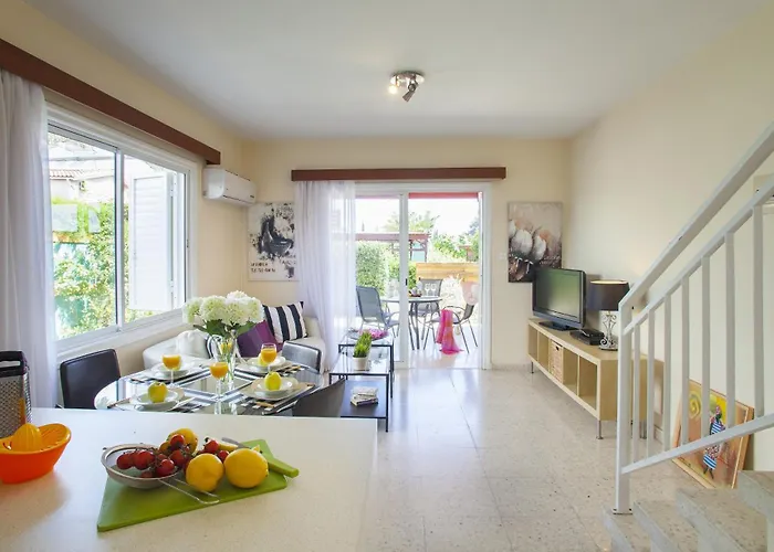 Villa Larnaca Marina Meneou