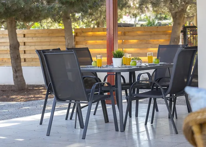 Larnaca Marina Meneou