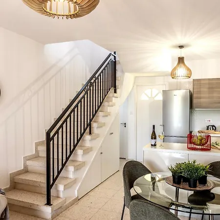 Larnaca Marina Villa Meneou