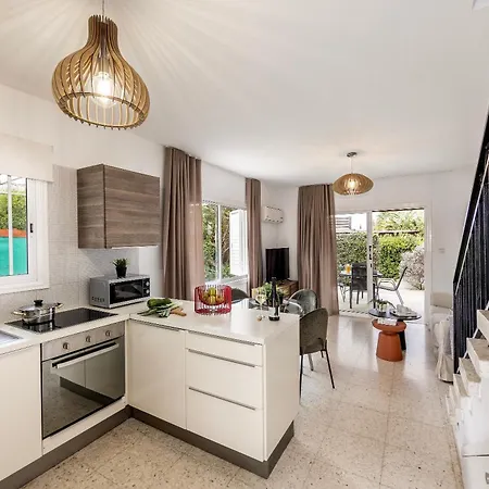 Larnaca Marina Meneou