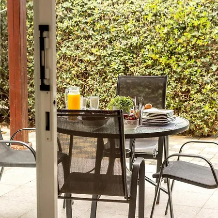 Larnaca Marina * Meneou