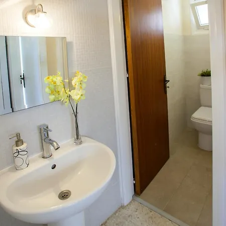 וילה Larnaca Marina Meneou