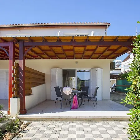 Larnaca Marina Meneou