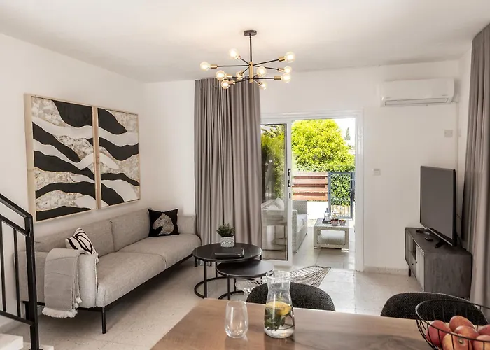 Larnaca Marina Vila Meneou