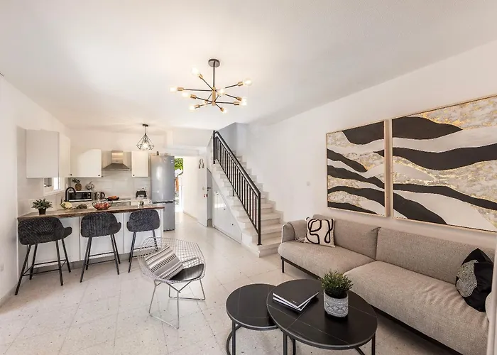 Larnaca Marina Vila *