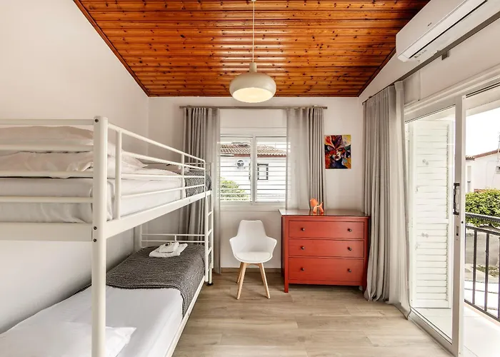 Vila Larnaca Marina *