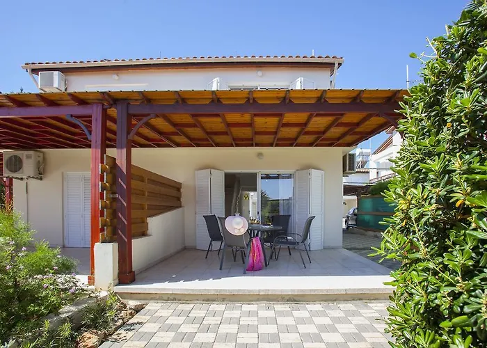 Larnaca Marina Meneou