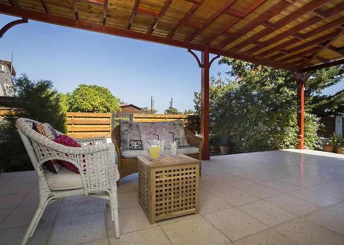 Vila Larnaca Marina *